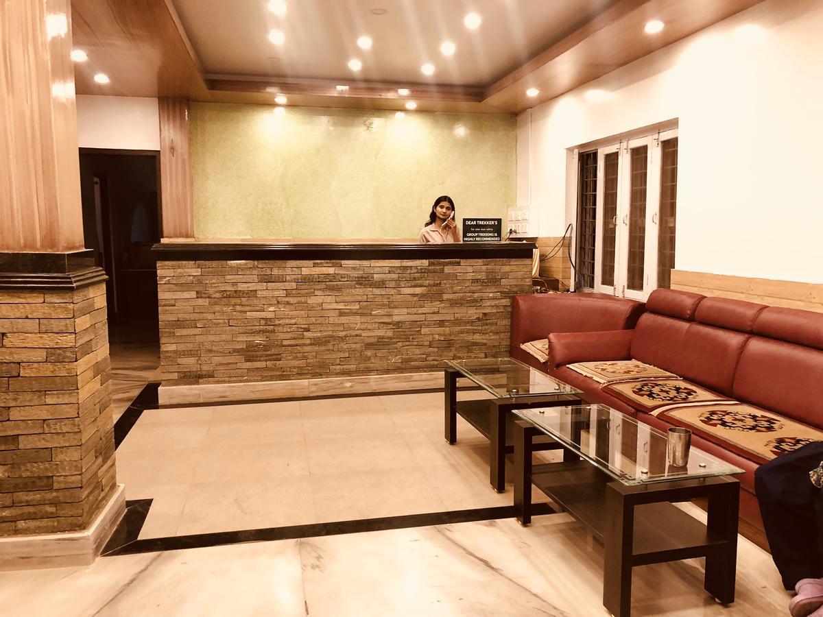 Hotel Guru Похара Екстериор снимка
