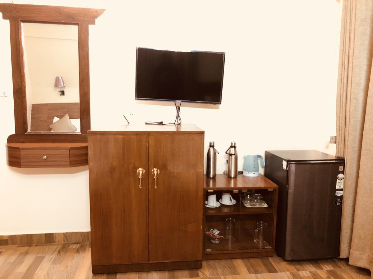 Hotel Guru Похара Екстериор снимка