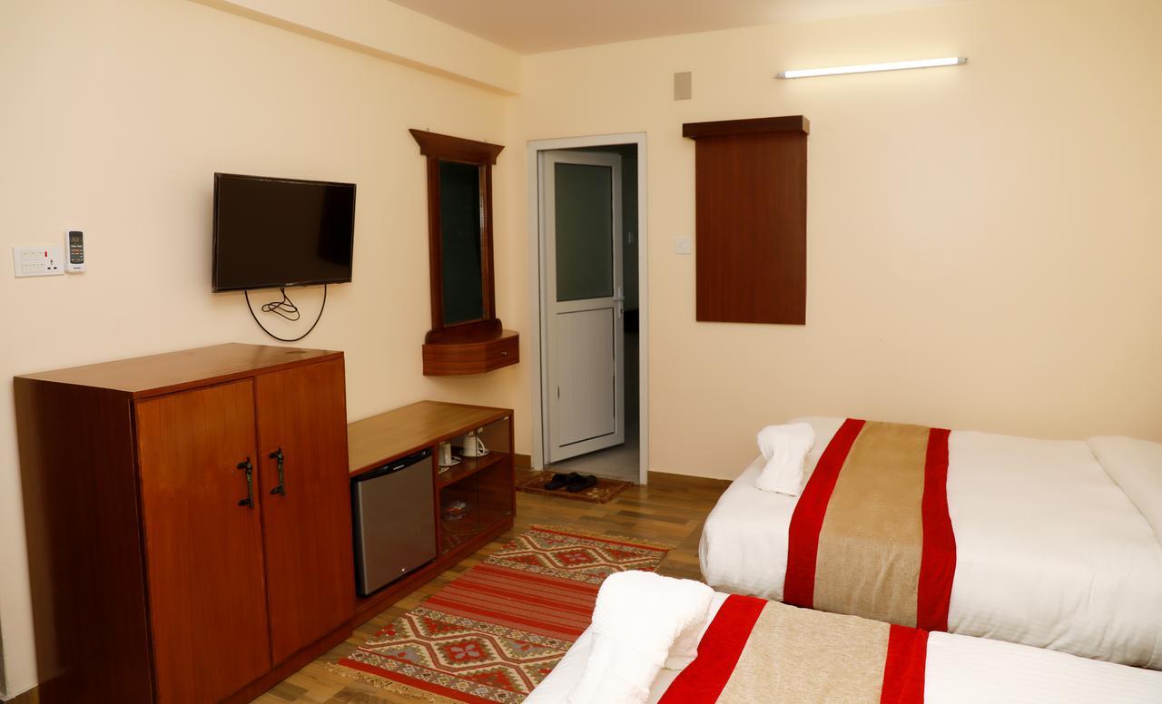 Hotel Guru Похара Екстериор снимка