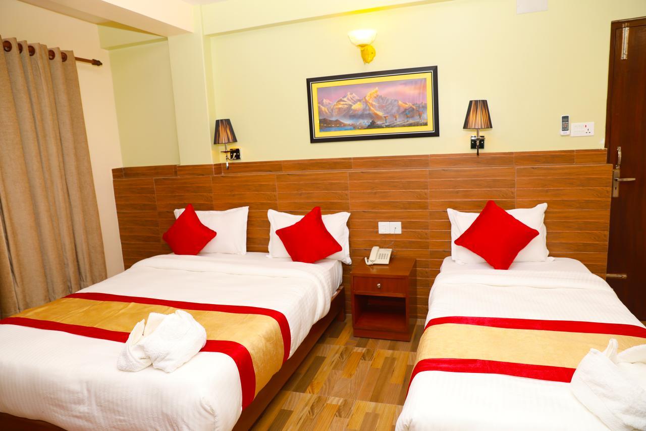 Hotel Guru Похара Екстериор снимка