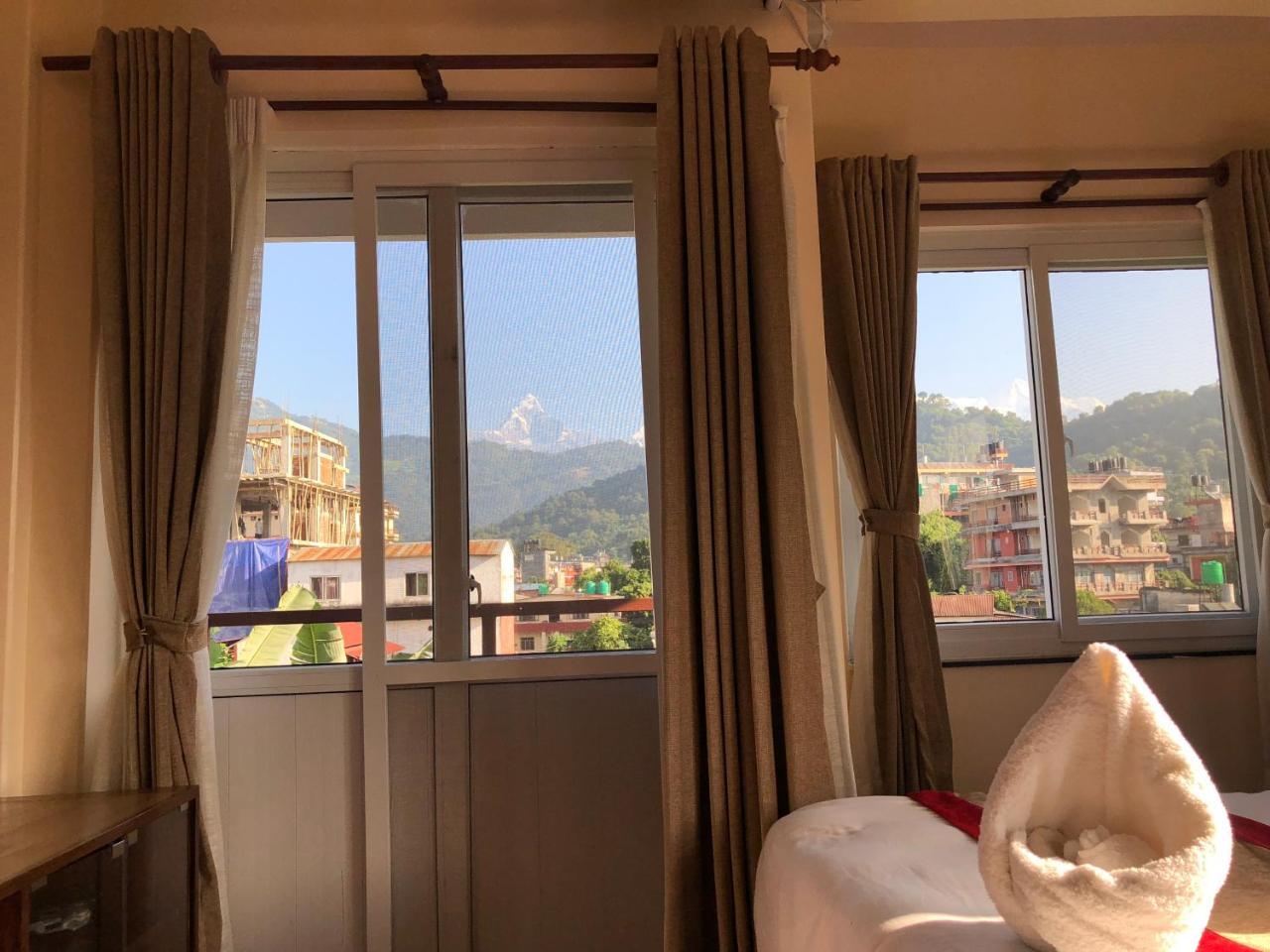 Hotel Guru Похара Екстериор снимка