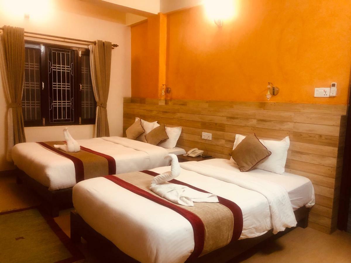 Hotel Guru Похара Екстериор снимка