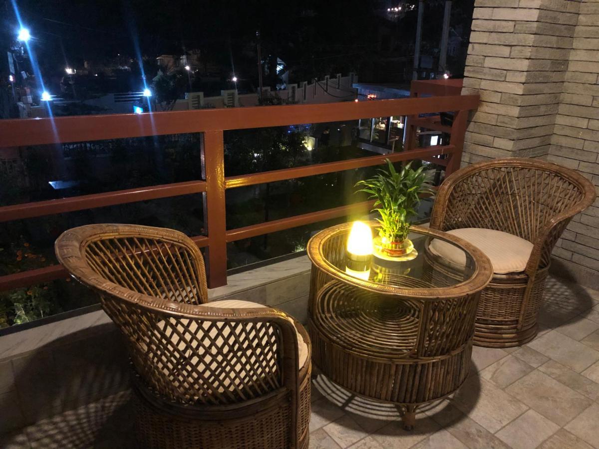 Hotel Guru Похара Екстериор снимка