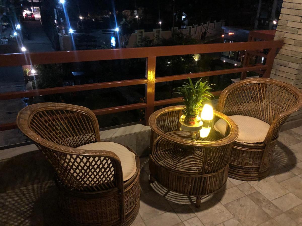 Hotel Guru Похара Екстериор снимка
